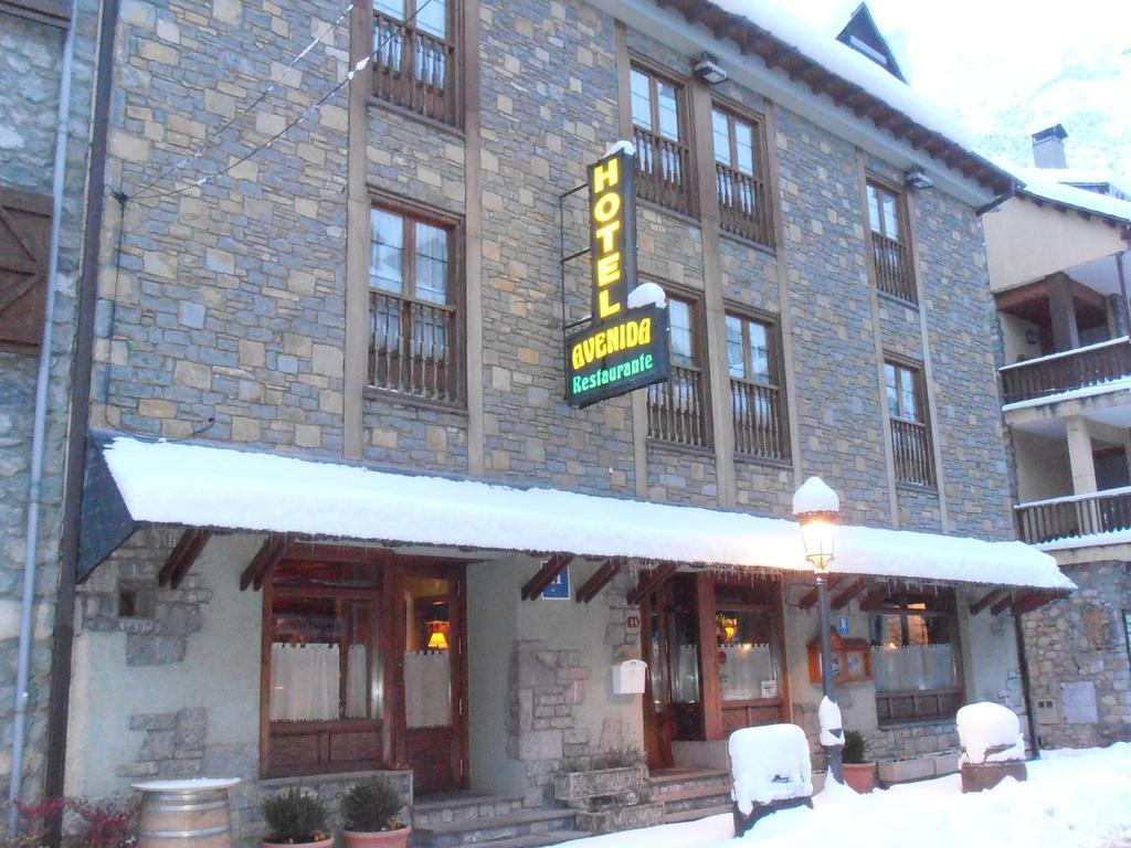 Hotel Avenida Benasque Ngoại thất bức ảnh