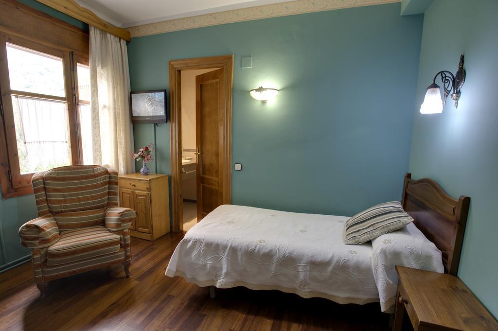 Hotel Avenida Benasque Ngoại thất bức ảnh