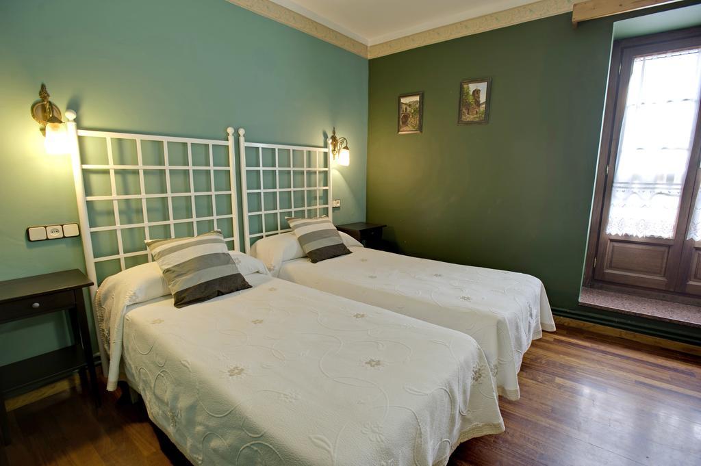 Hotel Avenida Benasque Phòng bức ảnh