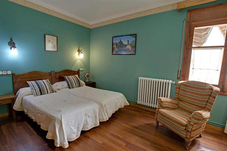 Hotel Avenida Benasque Ngoại thất bức ảnh